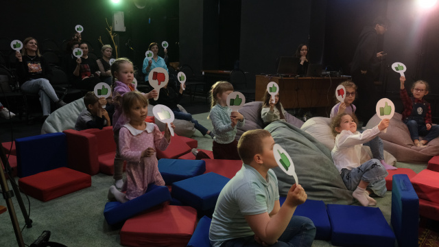 В Молодёжном театре бабушки снова выбрали фаворитов среди детских книг Челябинский Молодёжный театр